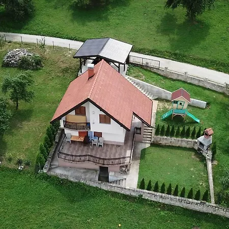 Dzeni Prázdninový dům *